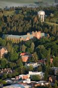 An aerial view of 365滚球官网's 莫斯科 campus.